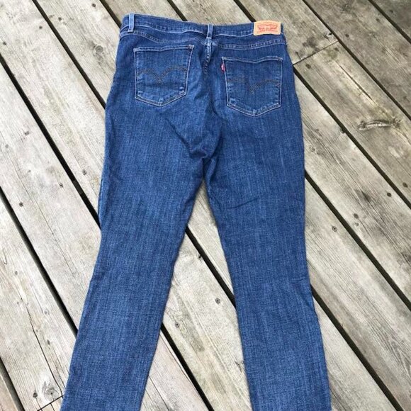 levis jeans - Picture 2 of 2